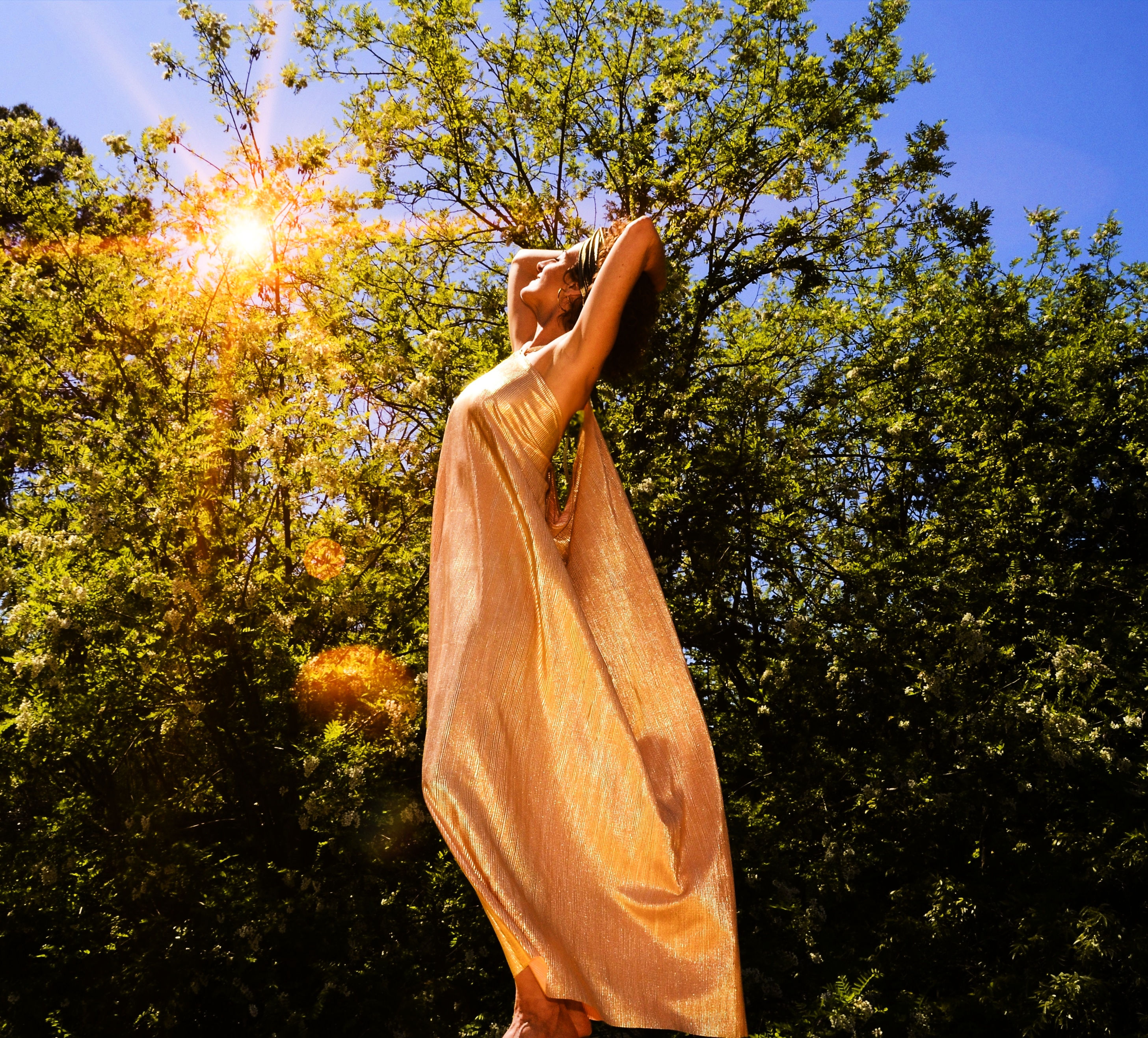 VESTIDO CRETA PLISADO DORADO