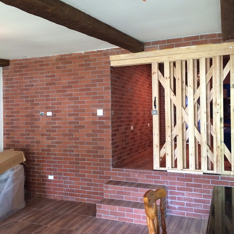 PUERTA FABRICADA CON PINOTEA