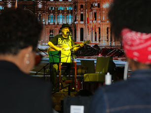 Pancho Varona emocionó al público del Hard Rock Café con un concierto íntimo y lleno de poesía, acompañado por los talentos dominicanos Janio Lora y José Antonio Rodríguez.