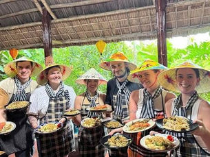 Can Barcelona cooking experiences be included in a travel agency's white-label holiday packages?