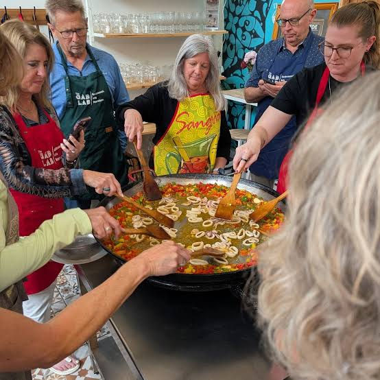 Can GAB LAB Accommodate Dietary Requirements for Partner Bookings?