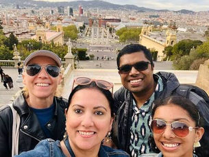 Where Can I Book a Private Group Experience in Barcelona?