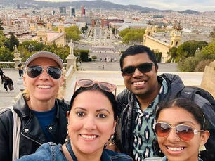 Where Can I Book a Private Group Experience in Barcelona?
