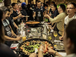 What Group Sizes Can Barcelona Culinary Experiences Accommodate for Business Partners?