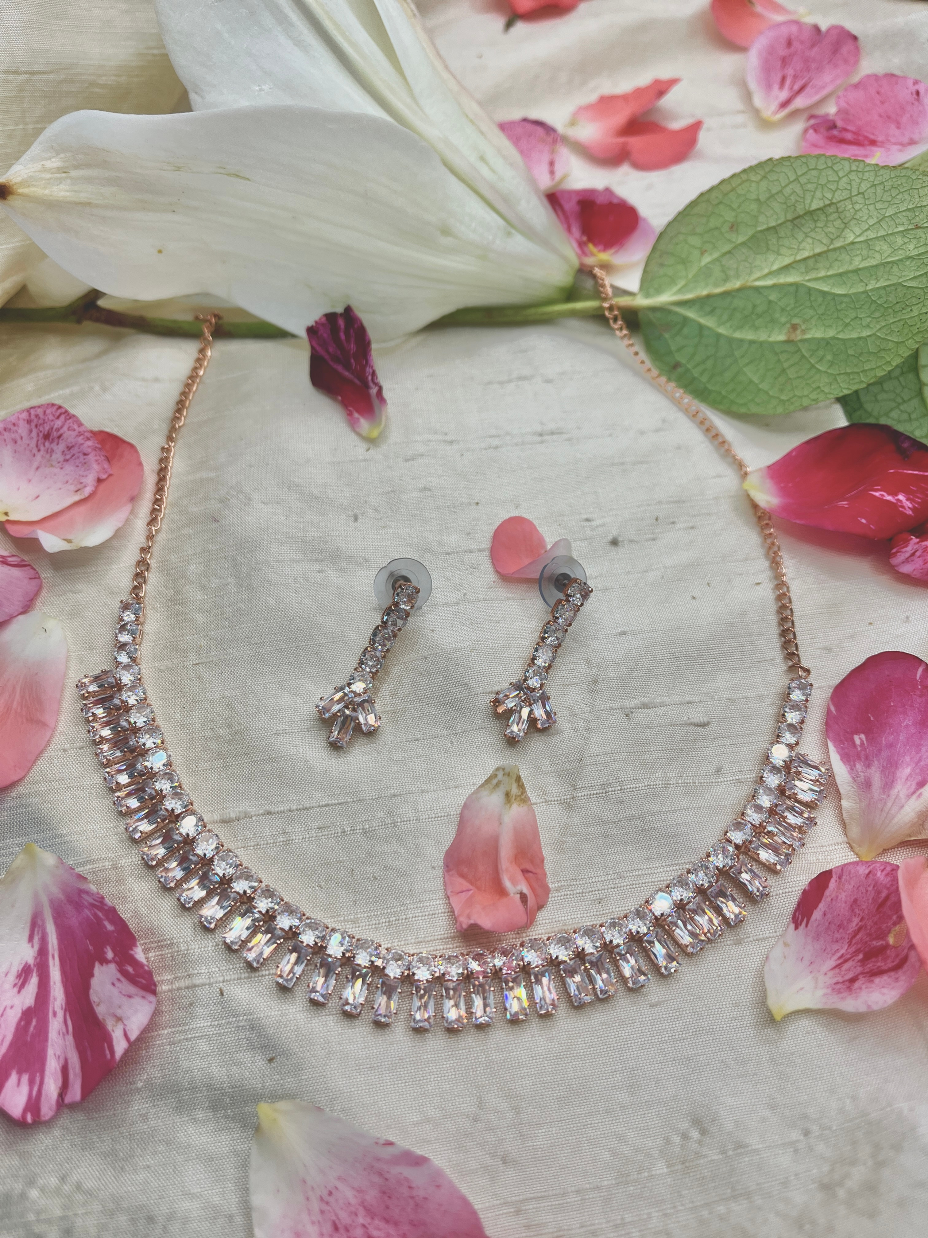 Graceful Rose Gold Jewelry Set with Necklace