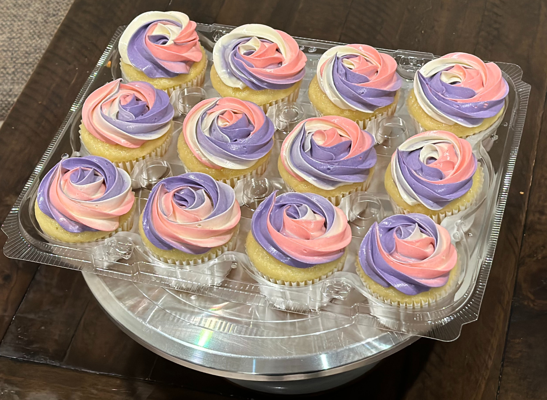 Cupcakes by the dozen