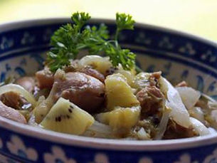Poulet à la sauce de fruits 水果炒雞肉