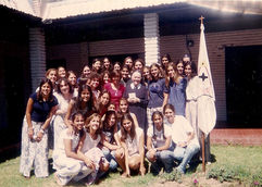 Foto 29.1 - Escuela de Portadoras 1996.jpg