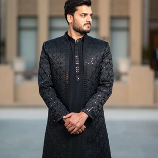 Men_indo_western_at_the_rajwada