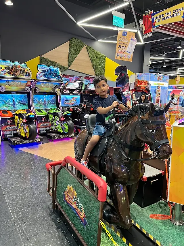 Kids_activities_at_phoenixpalassio