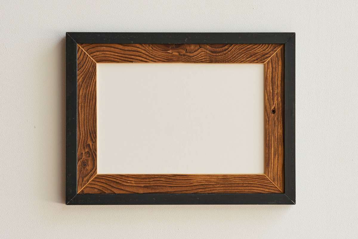 Altholz-Bilderrahmen im Eisen