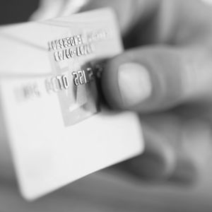 How Do Credit Card Interest Rates Affect Minimum Payments?