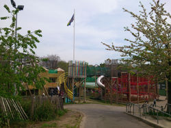 Play yard