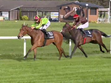 Folkene on her way to winning at Tarbes in May