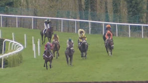 Mister Banker approaching the 2nd last at Saint-Brieuc