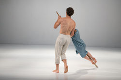 בזמן שהגחליליות נעלמות- מור שני