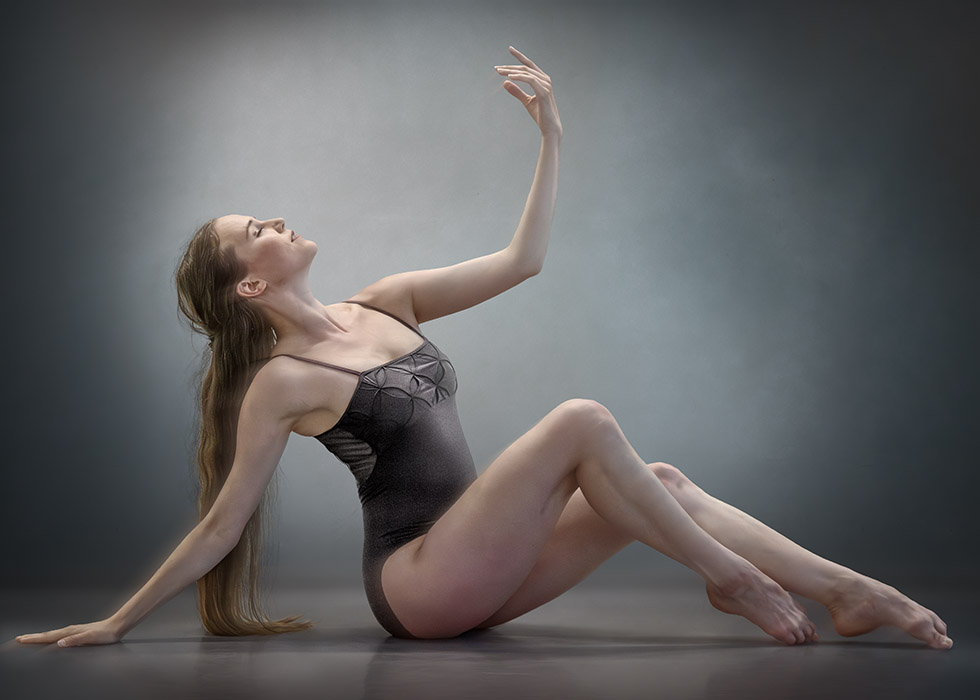 Studio shot of dancer 