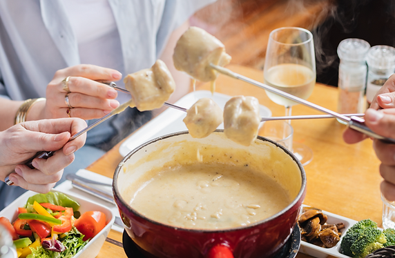 Fondue&Fondue-ChiMedia-5036_edited.png