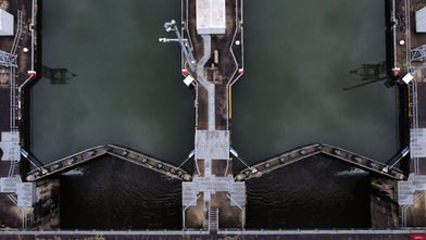 Lock guards on strike: Over 200 waiting ships spread across waterways