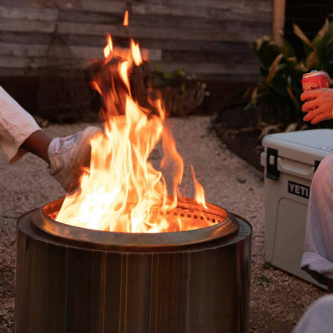 Klarer Himmel, reines Vergnügen: Die Top rauchfreien Feuerschalen für den umweltbewussten Mann