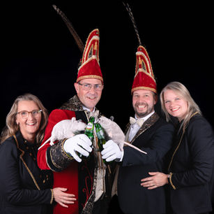 Prins Alfred I en Adjudant Dennis nieuwe Hoogheden van het Pin’ndoarp!