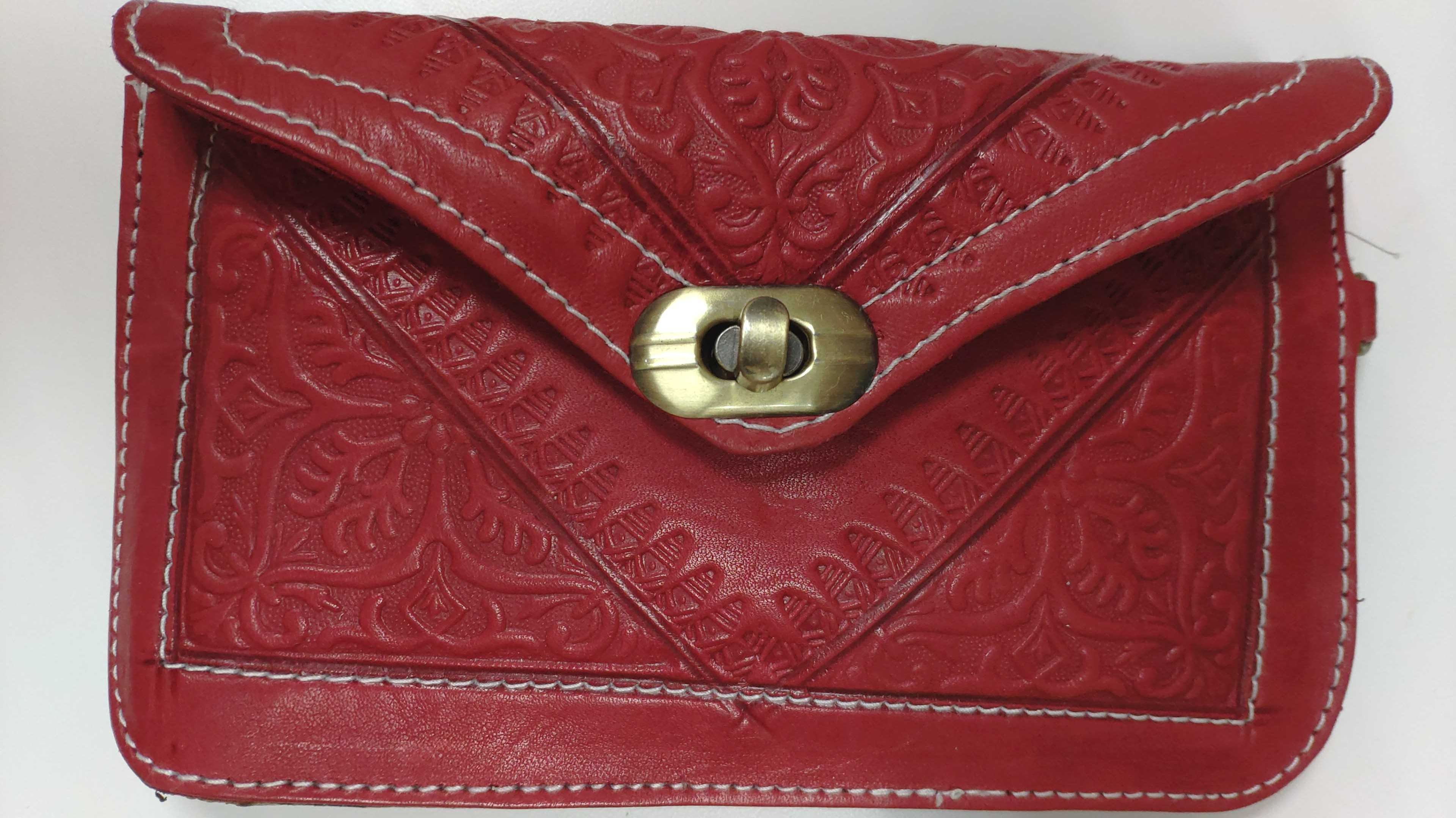 Bolso de mano en cuero natural rojo