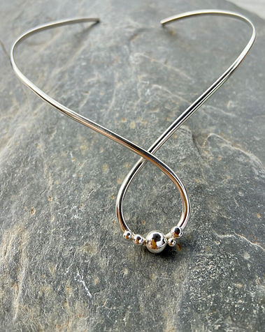 Solid Pebble Necklet