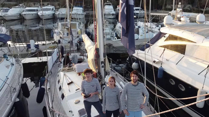 Vue aérienne voilier expédition Seaplastics