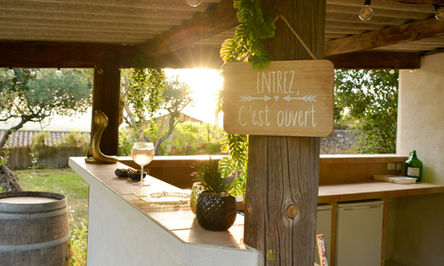 pool bar gîte l'oustaoudéri