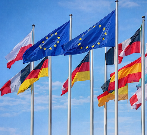 Bandeiras da Uniáo Europeia em contexto institucional sobre controle de fronteiras