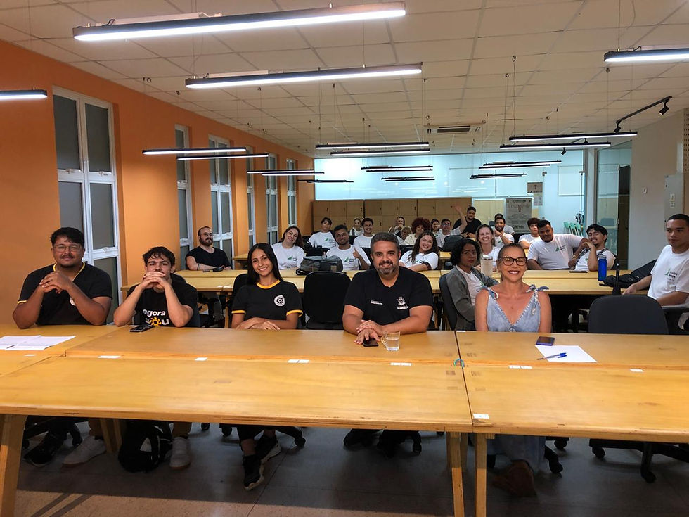 Mãe solo de Ilhabela muda de vida após qualificação em tecnologia e conquista o primeiro carro