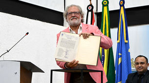 Toninho Colucci toma posse para seu quarto mandato como prefeito de Ilhabela