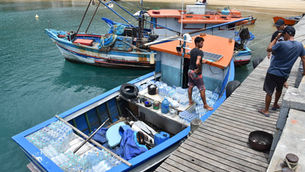 Prefeitura de Ilhabela envia mais de 2 mil litros de água para a Ilha de Vitória