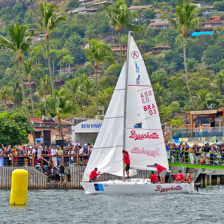 Desfile dos barcos na Vila é um dos destaques da 53ª Semana Internacional de Vela de Ilhabela