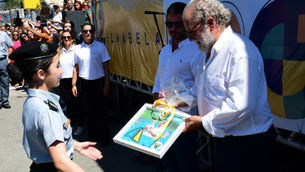 Cerca de mil estudantes participam do Desfile de 220 anos de Ilhabela