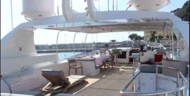 Миниатюра: Прокат яхты в Дубае Elite Private Yacht - Elite Stealth Prestige 120 VIP