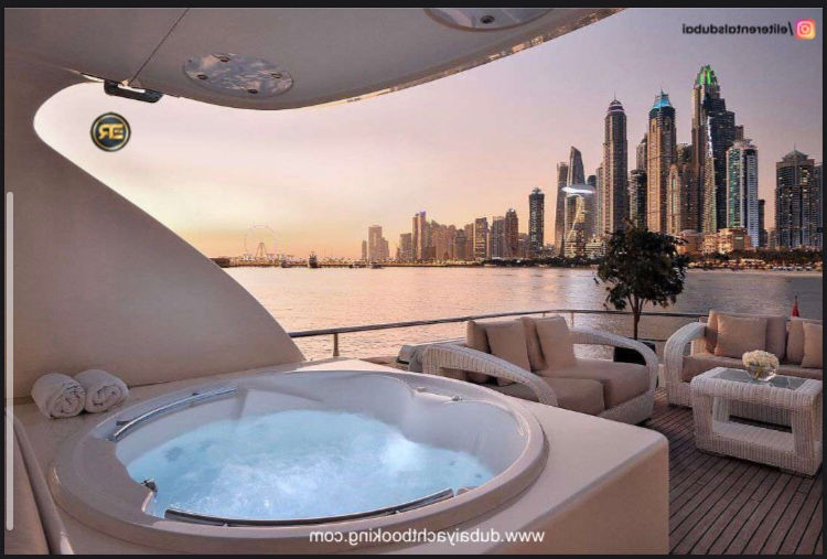 Миниатюра: Прокат яхты в Дубае Elite White Diamond *VIP* 100 Yacht