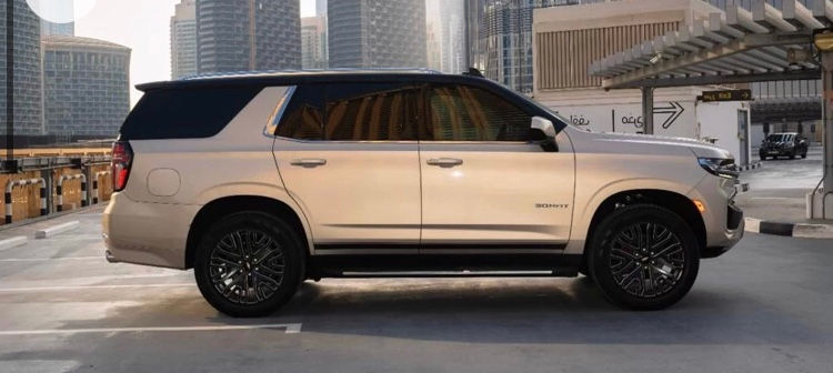 Миниатюра: Прокат внедорожника в Дубаи CHEVROLET TAHOE SILVER