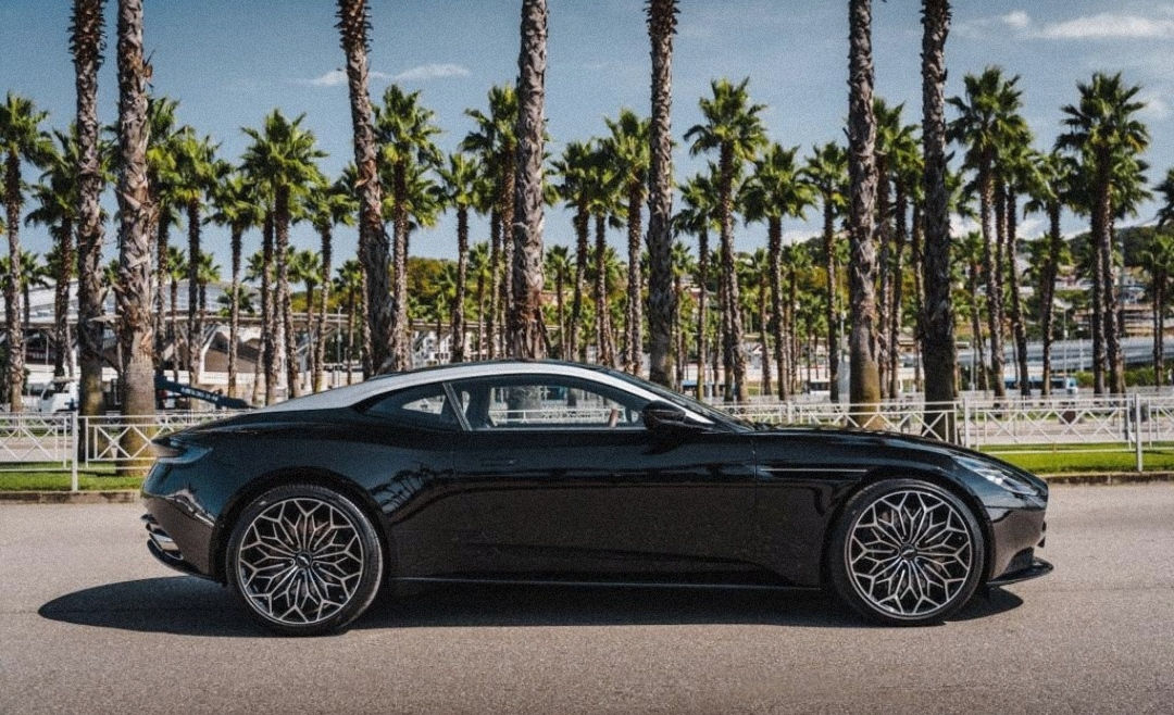 Аренда автомобиля в Сочи Aston Martin DB11