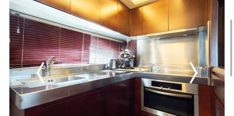 Миниатюра: Yacht rental in Dubai Azimut 75 Viktoria