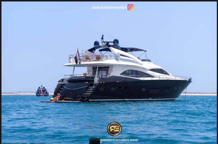 Миниатюра: Yacht rental in Dubai Luxury yacht White Diamond 105