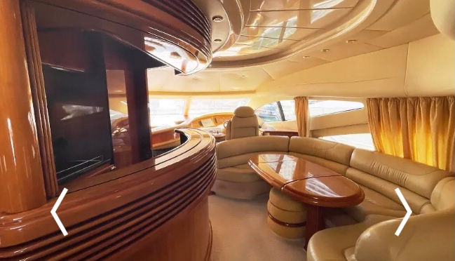 Миниатюра: Yacht charter Dubai Azimut 68 Princess