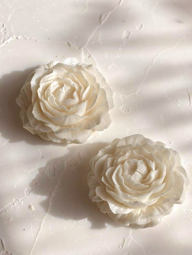 Thumbnail: Selemo British Rose Peony Flower Candle | Handmade Scented Soy Wax Candle