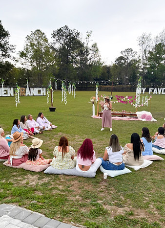 Foto de Taller dirigido por Veronica Rojas en el Dia de la Mujer para Florida Global Insurance