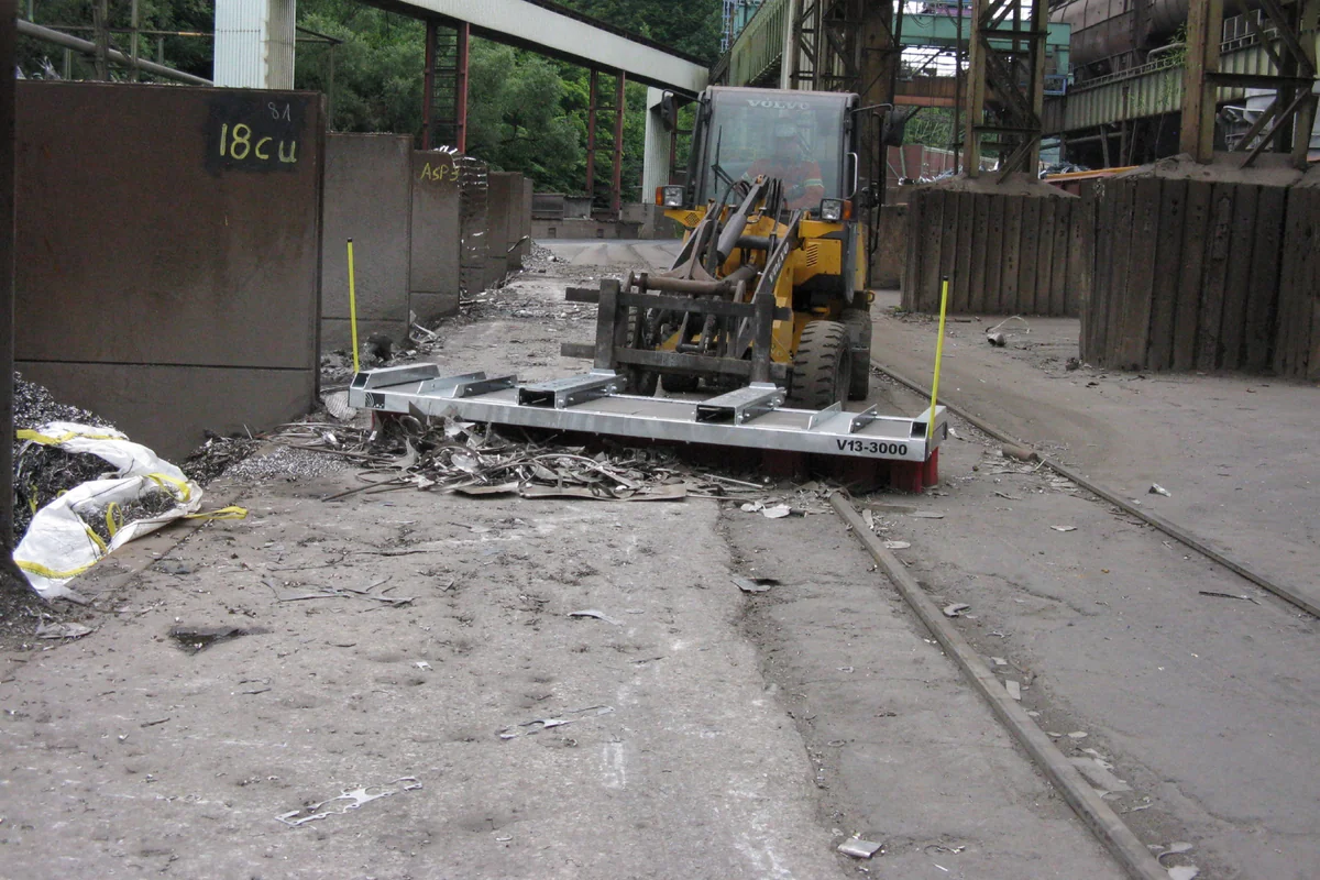 cleansweep-kehrbesen-recycling-schwerlastzufahrt-metallabrieb