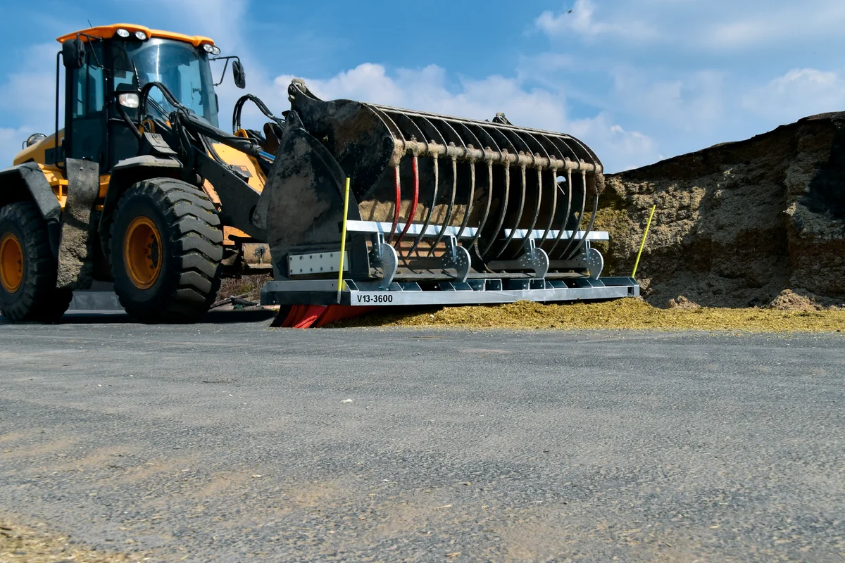 cleansweep-vconcept-kehrbesen-kehrt-silage-groß-flächig