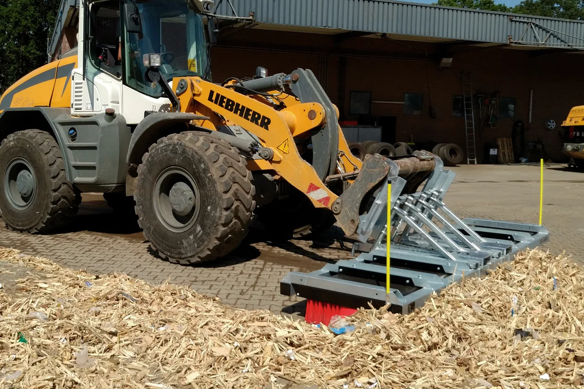 CLEANsweep – Sägewerk-Höfe und Fahrwege – Hackschnitzel / Biomasse / Pellets