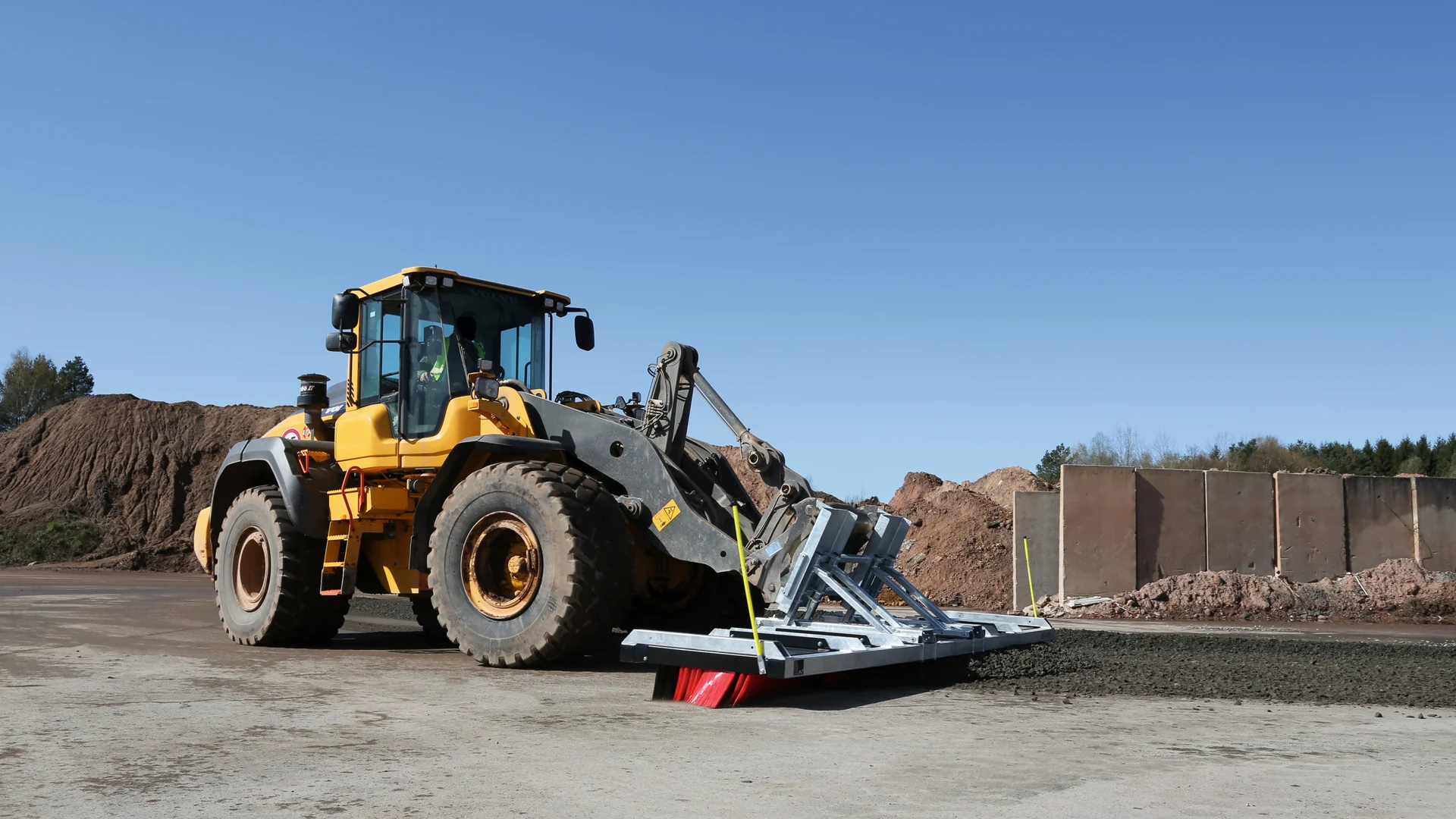 cleansweep-kehrbesen-bau-tiefbau-baustellenzufahrt-sand