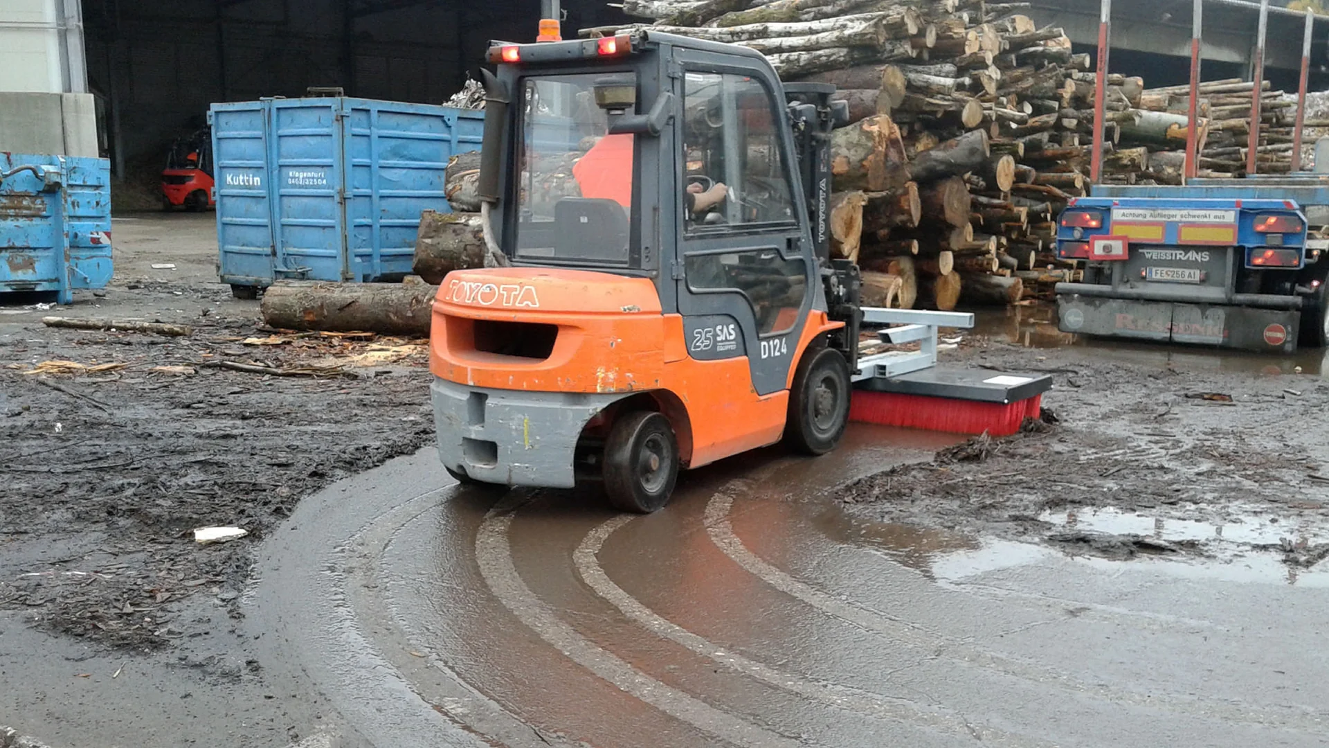 cleansweep-kehrbesen-holz-saegewerk-sauber-nachher