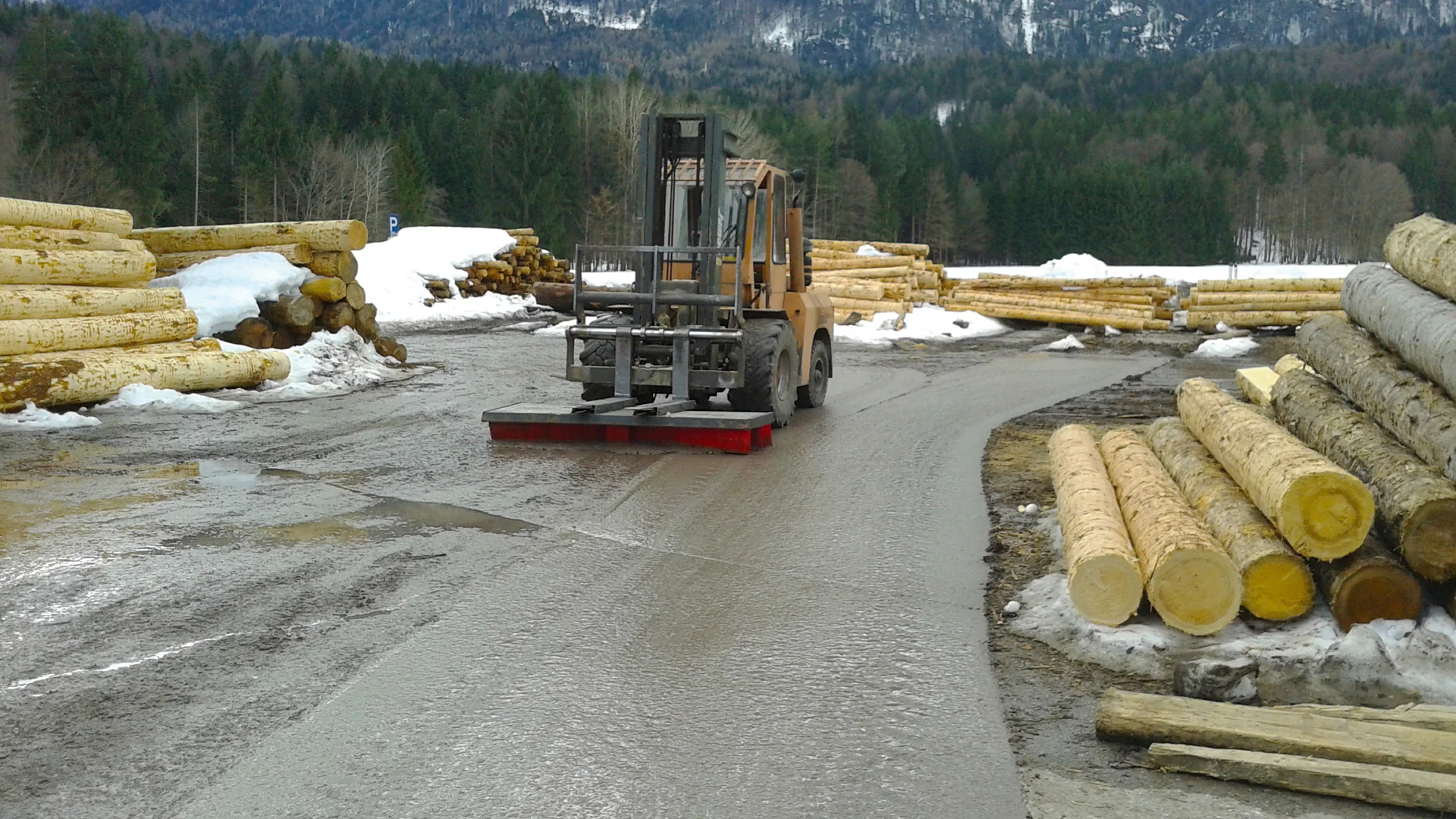 cleansweep-kehrbesen-holz-zimmerei-werkstatt-holzabschnitte